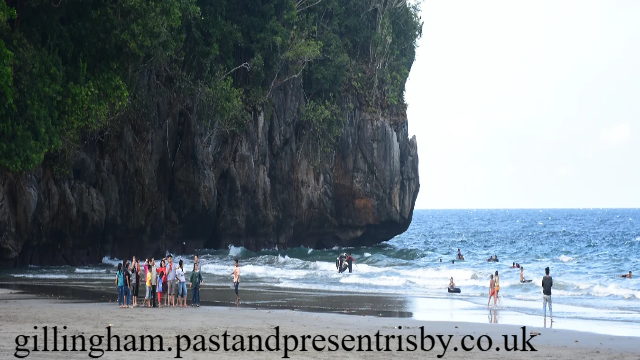 Eksplorasi Keindahan Alam Pantai Tanjung Taipa di Sulawesi