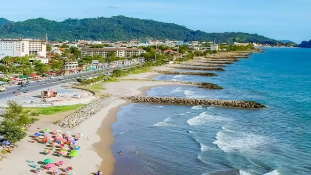 Objek Wisata dan Keunikan Pantai di Kota Padang