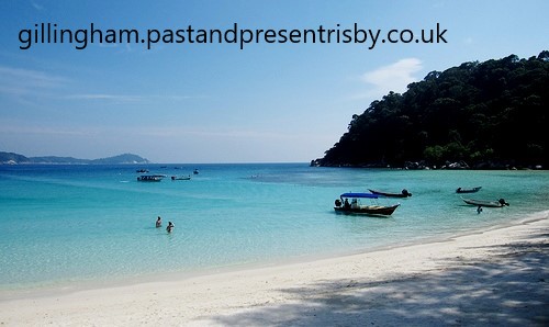 Wisata Alam Pantai Cermin